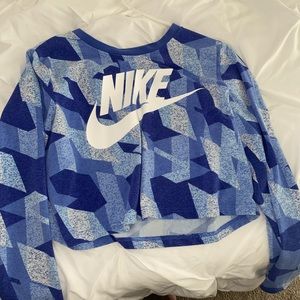 NEW NIKE crop long sleeve shirt
